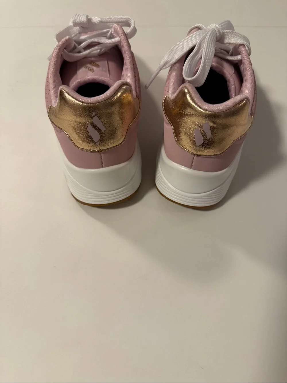 Skechers stylish pink